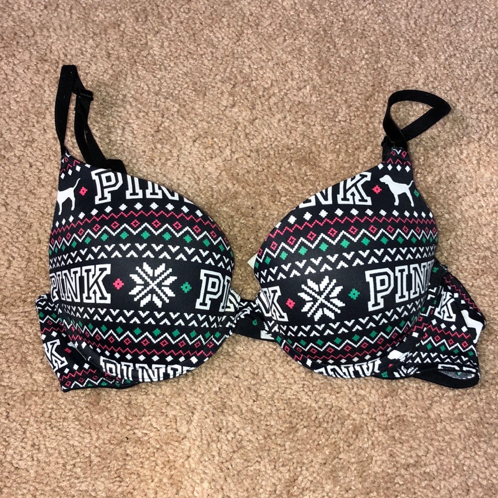 Pink Victoria’s Secret Christmas print bra holiday bra size 34B T-shirt bra